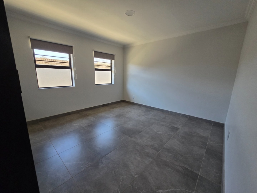 3 Bedroom Property for Sale in Van Der Hoff Park North West